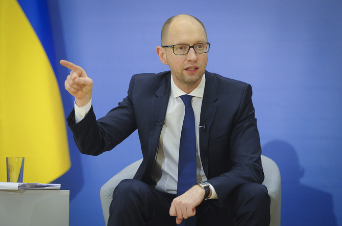 Яценюк просить Раду націоналізувати 40 млрд грн Януковича і його “Сім’ї”