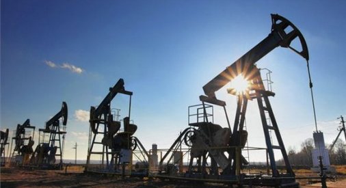 Иран начал поставки нефти в Европу, цены на черное золото поползли вниз