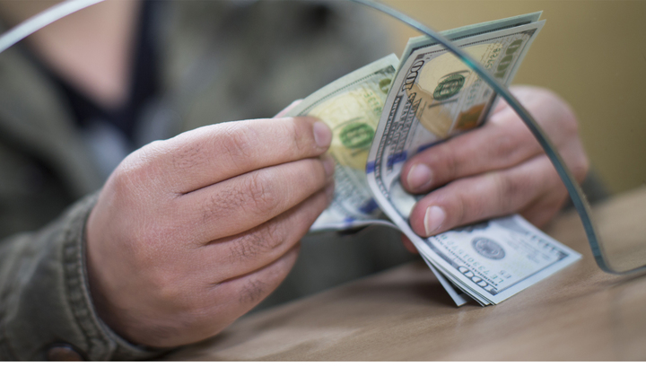 УКБС: Теневой валютный рынок достиг 50%