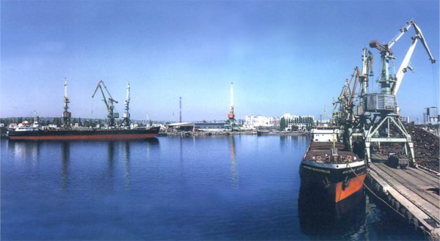 «Запорожсталь» отмечает транспортный потенциал Днепра и призывает правительство развивать речные перевозки
