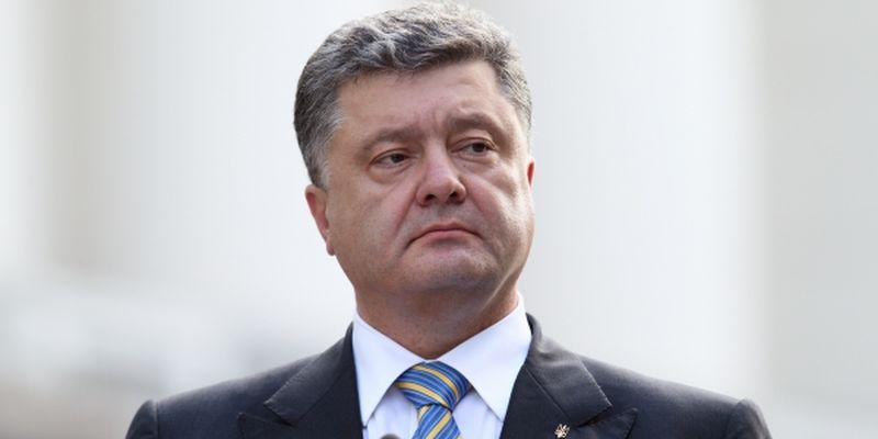 Порошенко в Брюселі передав верхівці ЄС пакет компромату на Росію