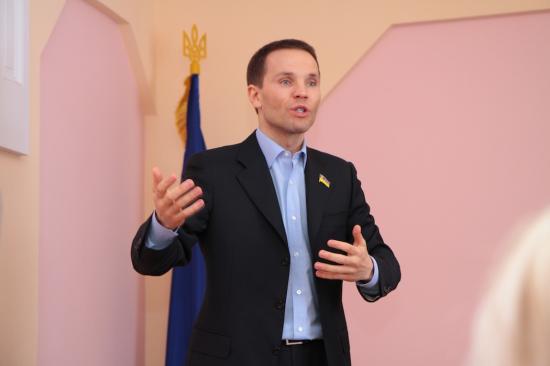 У Раді пропонують влаштувати тотальні перевірки доходів і активів всіх чиновників