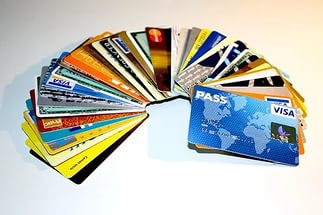 Розрахунки кредитними картами в Україні різко зросли