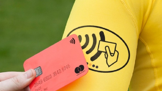 Mastercard разработала технологию оплаты штрафов футболистами за нарушения во время игры