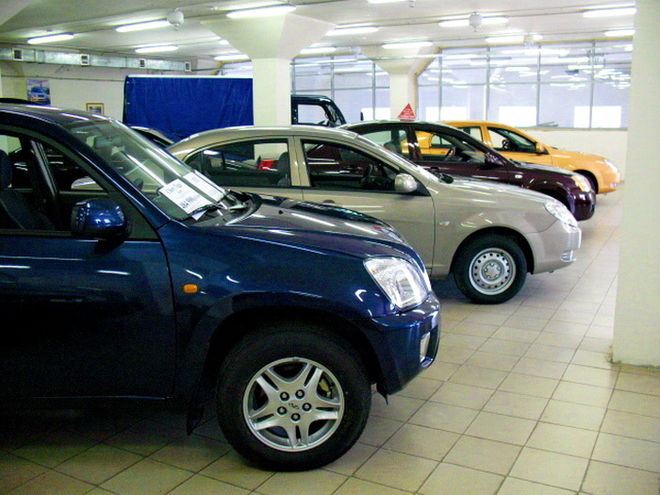 Продажи новых легковых автомобилей в Украине в апреле выросли до 6,3 тыс. штук