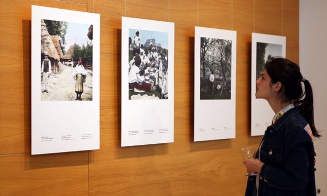В Ужгороде открылась выставка уникальных фотографий Закарпатья чехословацкого периода