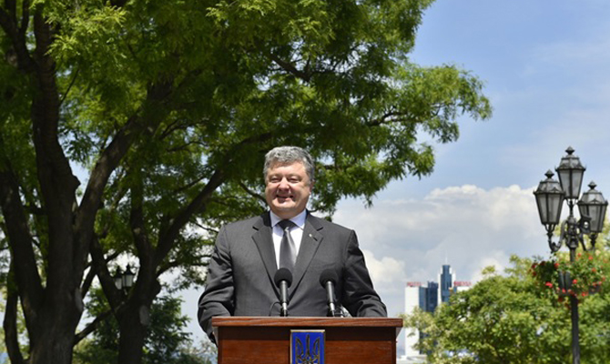 Президент подписал указ о праве украинцев на безвиз
