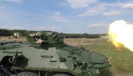 Киевский бронетанковый завод передал Нацгвардии партию БТР-3ДА