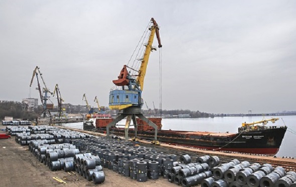 «Запорожсталь» водным транспортом отгрузил более 573 тыс. тонн металлопродукции