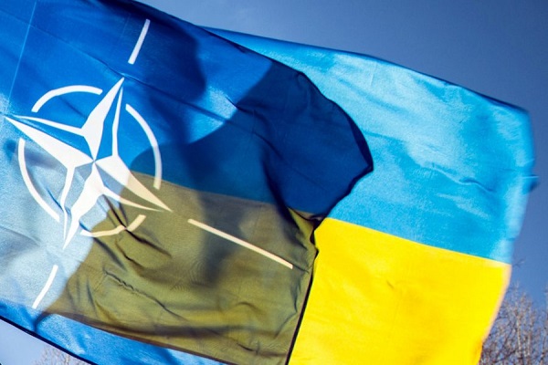 Україна до липня має подати заявку для вступу до НАТО