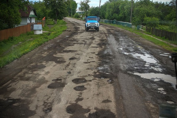 Украинские дороги признаны одними из худших в мире