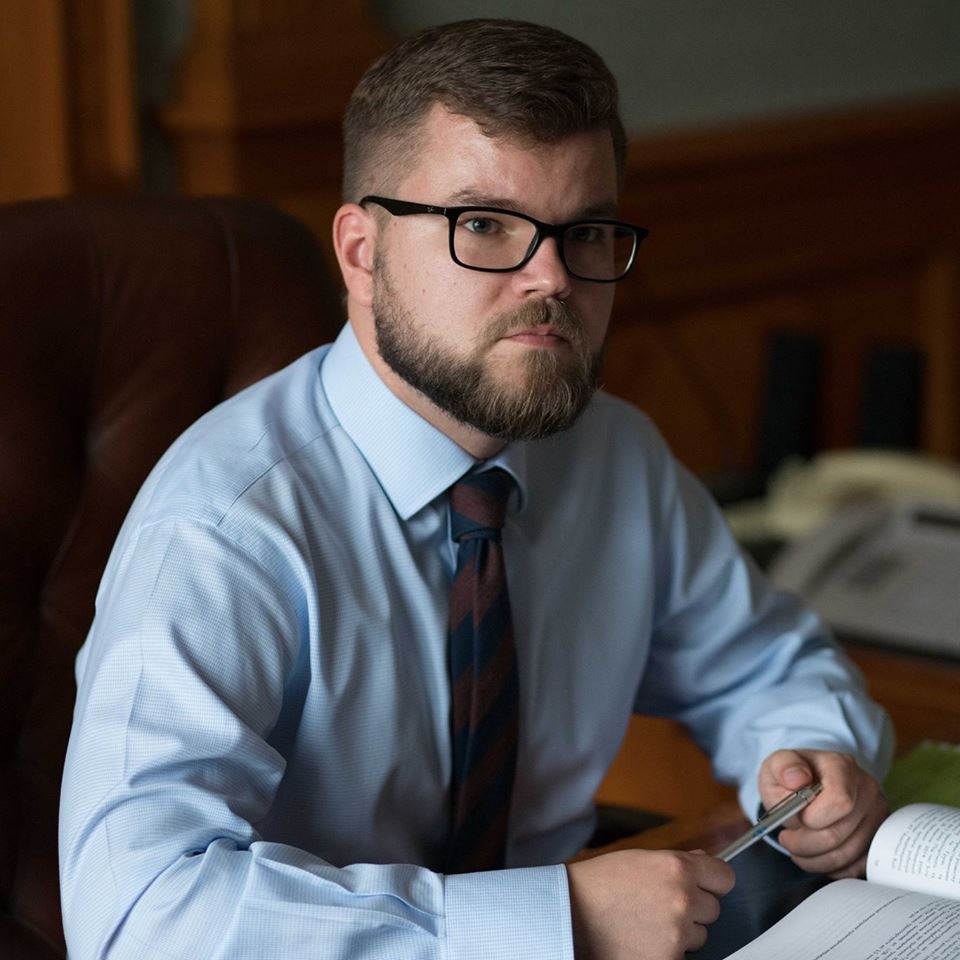 Євген Кравцов доручив зупинити закупівлю стрілочних переводів у посередників