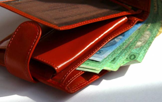 В самых популярных супермаркетах работники получают минимальную зарплату