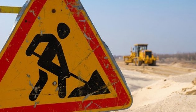 Омелян похвалився рекордними інвестиціями в будівництво доріг в цьому році