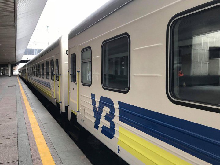 Укрзалізниця закуповує 100 пасажирських вагонів на 3 млрд гривень