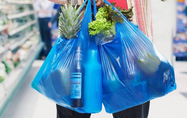 В Україні можуть обмежити продаж пластикових пакетів В Україні можуть обмежити продаж пластикових пакетів