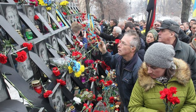 Сьогодні Україна вшановує пам’ять Героїв Небесної Сотні