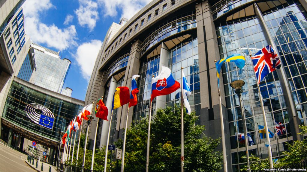 Европарламент больше не считает Россию стратегическим партнером