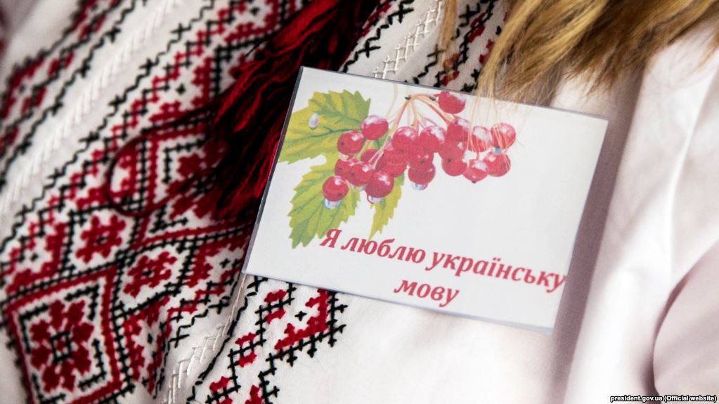 Опрос: 46% украинцев в семье разговаривают на украинском языке