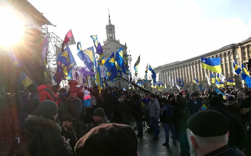 Вече на Майдане: напомнили о «красных линиях» перед «нормандской встречей»