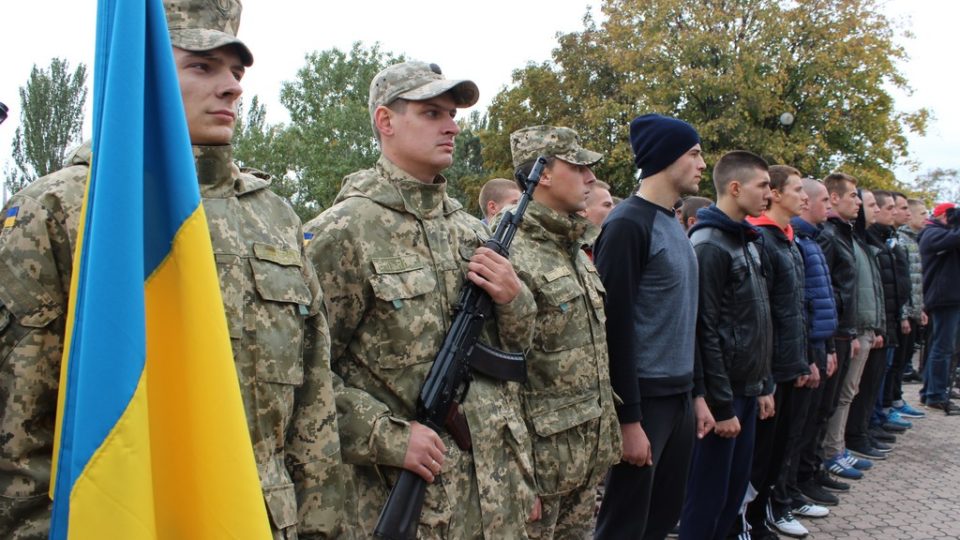 В Україні скасували осінній призов на строкову військову службу та відтермінували демобілізацію В Україні скасували осінній призов на строкову військову службу та відтермінували демобілізацію