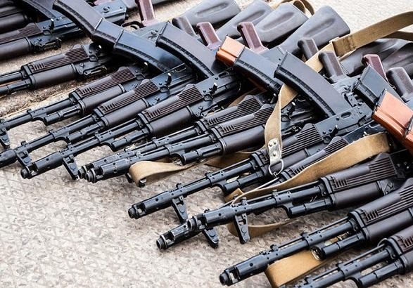 Контрабандисти цього року намагалися перевезти через кордон майже 400 одиниць зброї – Держприкордонслужба Контрабандисти цього року намагалися перевезти через кордон майже 400 одиниць зброї – Держприкордонслужба