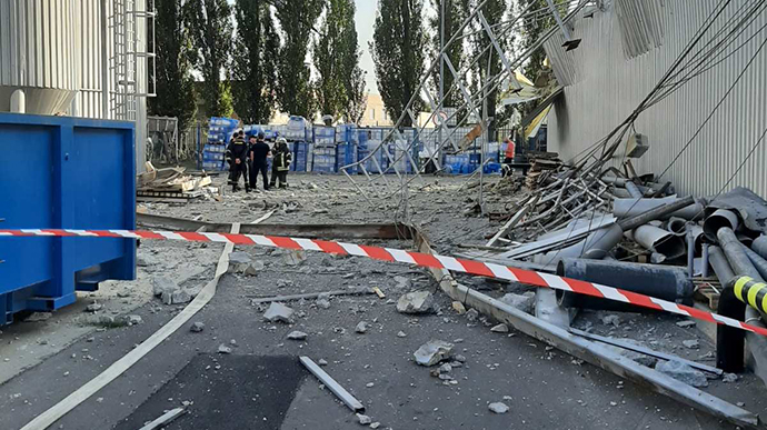 Через вибух на пивзаводі Carlsberg Ukraine у Києві травмувалися двоє працівників