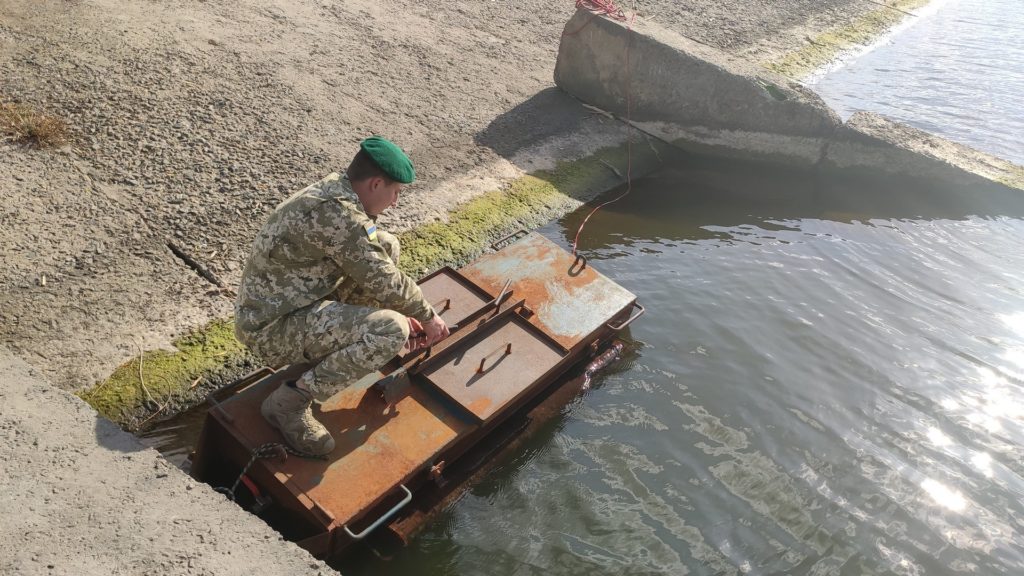 Підводний човен контрабандистів виявили прикордонники у водоймі Одещини (ВІДЕО)