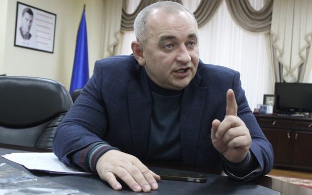 Цитата дня: Право на війні повинно бути у погонах і в формі. А цивільний у туфельках з папочкою в окоп не піде Цитата дня: Право на війні повинно бути у погонах і в формі. А цивільний у туфельках з папочкою в окоп не піде