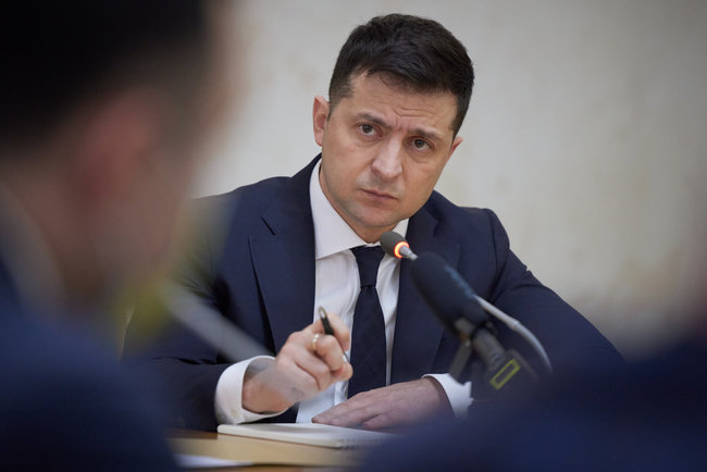 Зеленский ввел в действие решение СНБО о санкциях против оккупантов, «воров в законе» и российских компаний Зеленский ввел в действие решение СНБО о санкциях против оккупантов, «воров в законе» и российских компаний