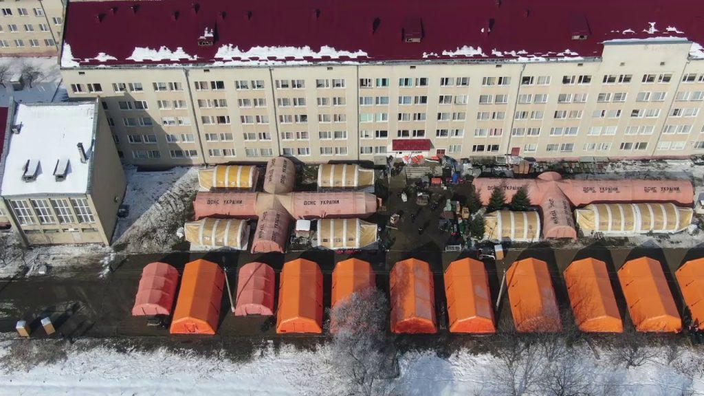 COVID атакує: мобільний госпіталь у Богородчанах вже приймає пацієнтів