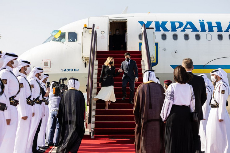 Президент Украины прибыл в Катар Президент Украины прибыл в Катар