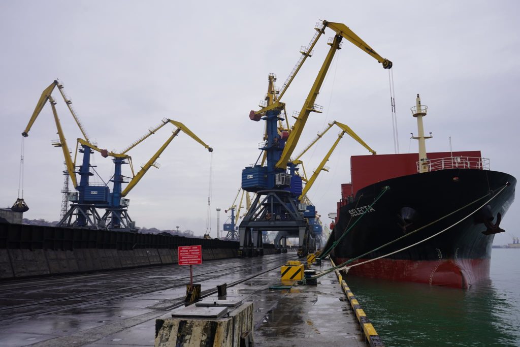 Маріупольський МТП відновив перевалку коксівного вугілля