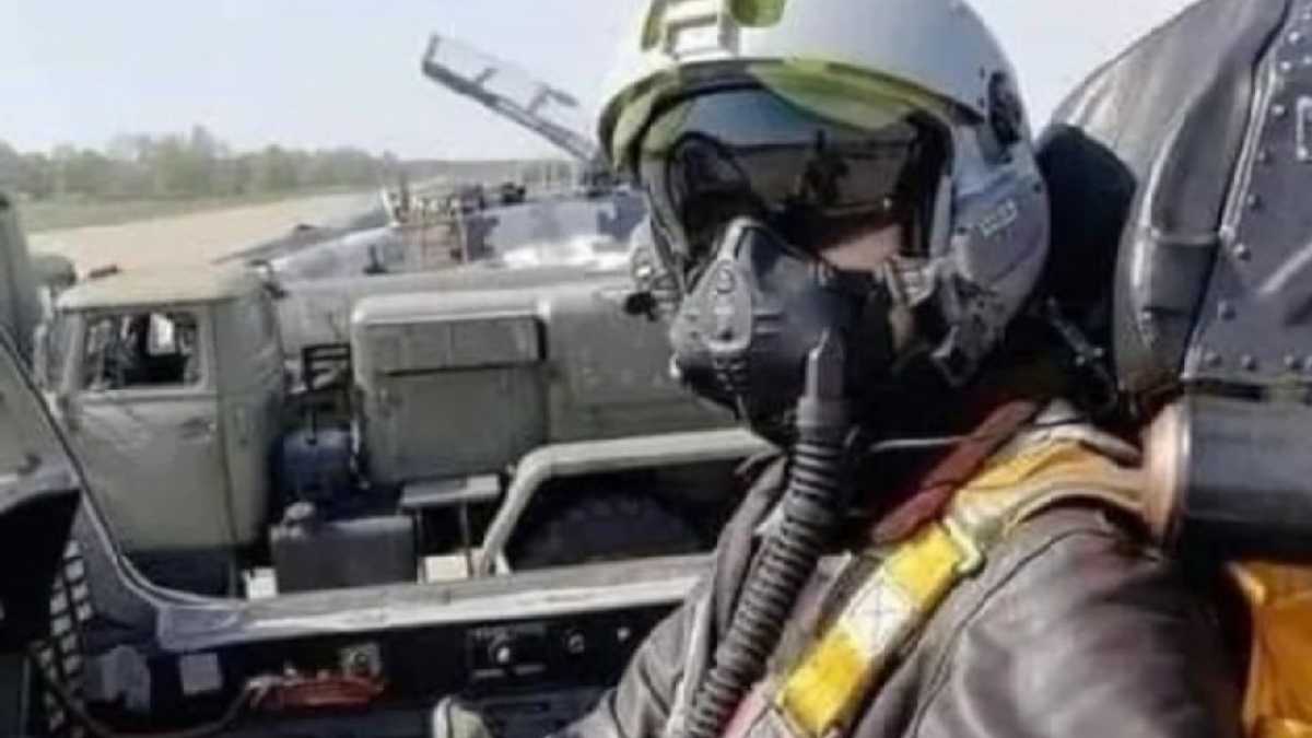 В Британии 10 украинских пилотов завершили базовую программу обучения на F-16