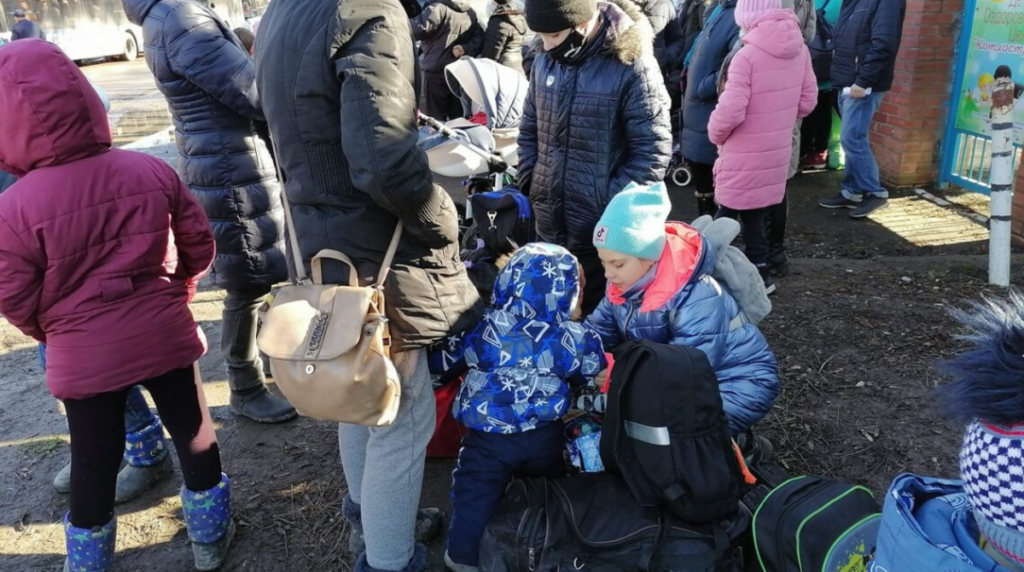Более половины беженцев в Польше, Чехии и Румынии планируют вернуться в Украину