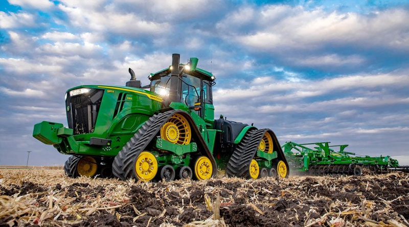 На чужий коровай… «John Deere» дистанційно відключив свої трактори в Росії, які викрали з України