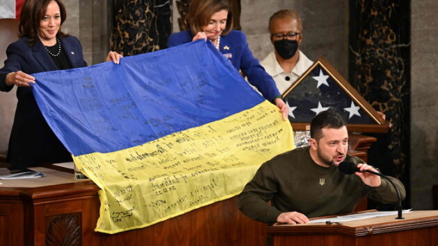 Украина держится и никогда не сдастся. У нас нет страха, – Владимир Зеленский в Конгрессе США Украина держится и никогда не сдастся. У нас нет страха, – Владимир Зеленский в Конгрессе США
