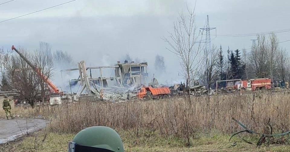 Розгром військової бази росіян у Макіївці: знищено сотні окупантів. ЗСУ вдало HIMARS застосували Розгром військової бази росіян у Макіївці: знищено сотні окупантів. ЗСУ вдало HIMARS застосували