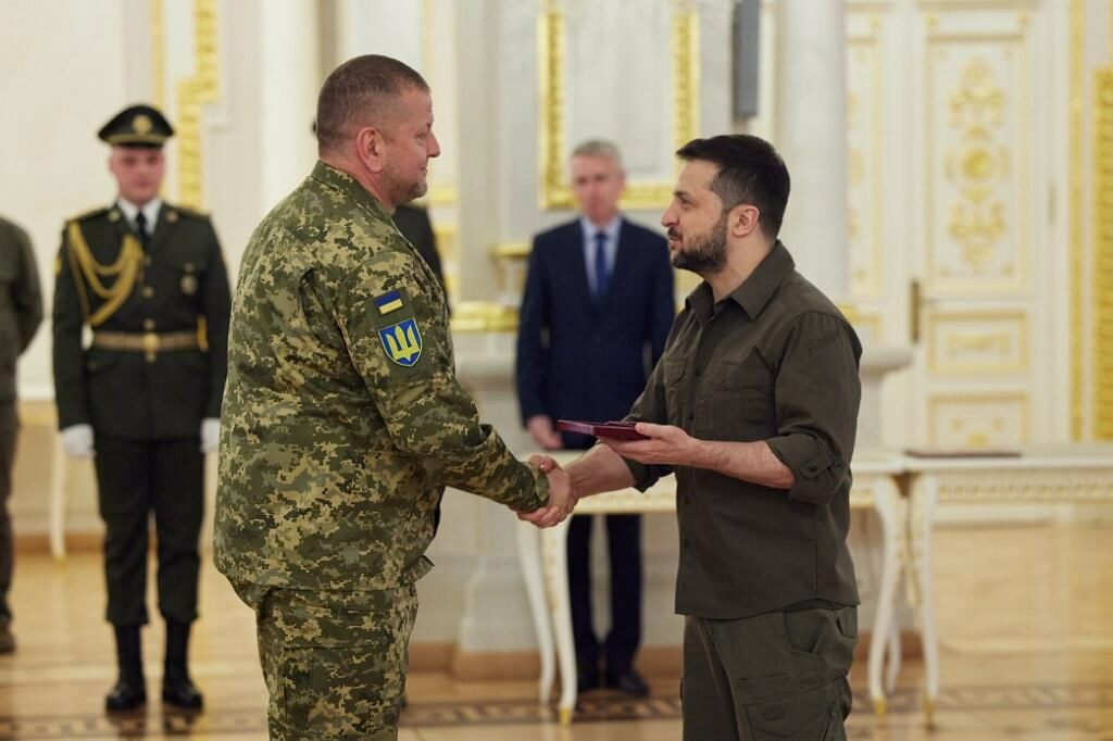 Володимир Зеленський і Валерій Залужний у річницю вторгнення Росії: Україна вистоїть і переможе Володимир Зеленський і Валерій Залужний у річницю вторгнення Росії: Україна вистоїть і переможе
