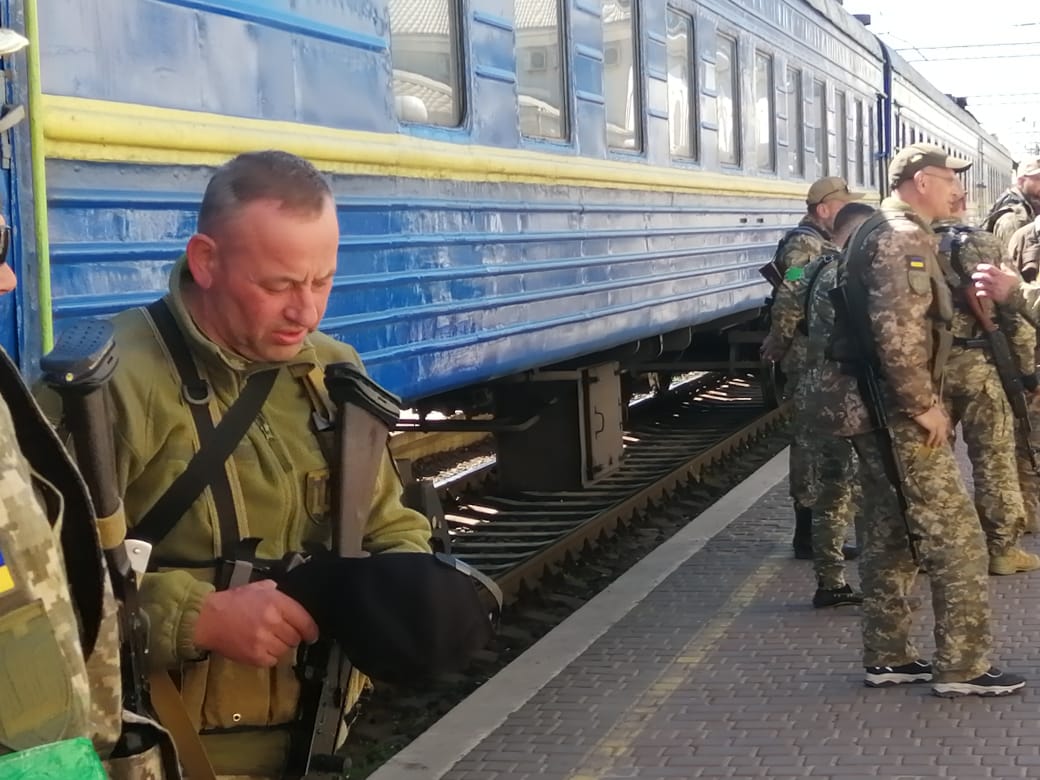 Така весна, болюча і страшна забрала в мене серця половину… Така весна, болюча і страшна забрала в мене серця половину…