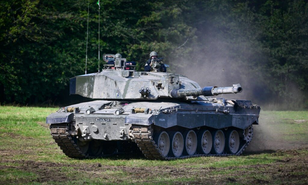 Усі обіцяні танки Challenger 2 вже прибули в Україну – Міноборони Британії