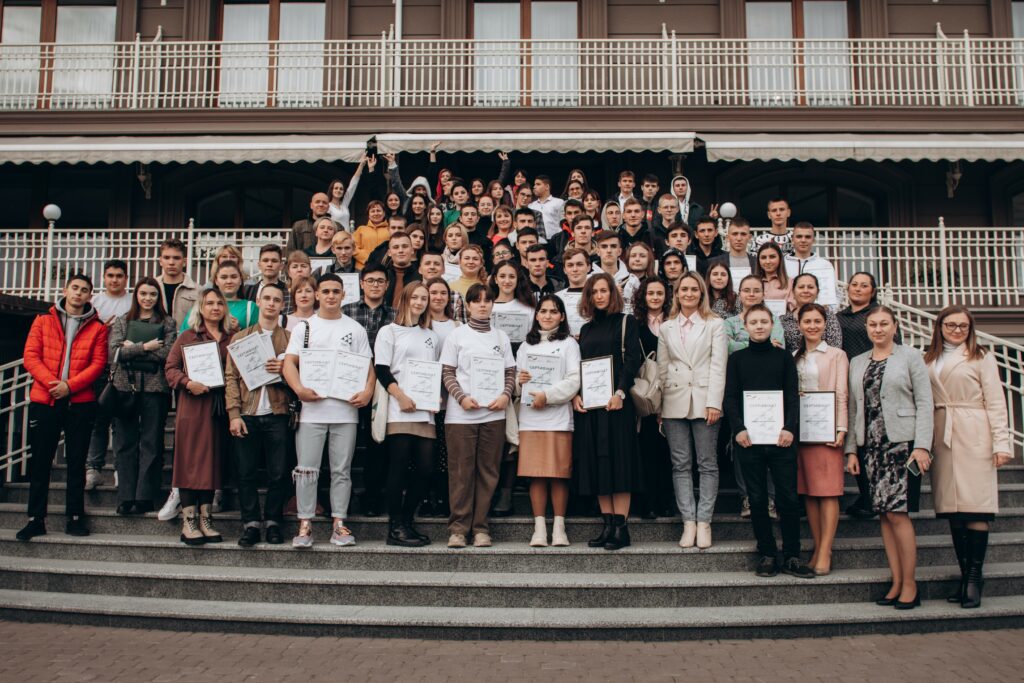 До міжнародних навчальних програм Junior Achievement з підприємництва долучаться 15 профтехів Буковини