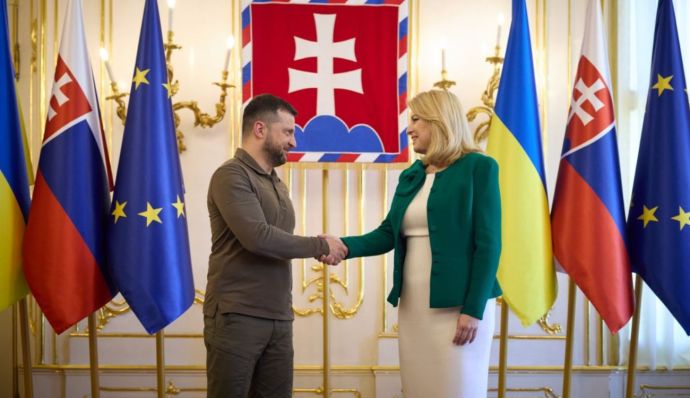 Гаубиці Zuzana-2, розмінування й українська формула миру: Зеленський зустрівся з президенткою Словаччини