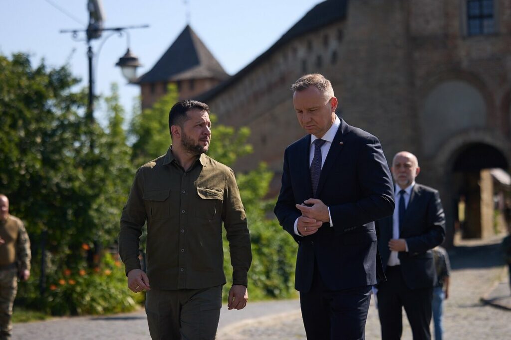 Коротко, але предметно. Володимир Зеленський і Анджей Дуда поговорили про саміт НАТО та домовилися діяти разом