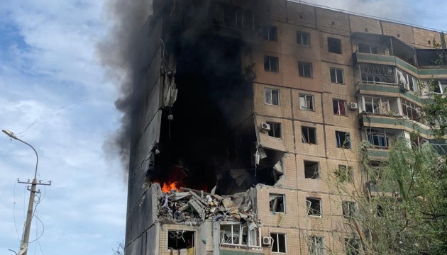 У Кривому Розі від ракетного удару постраждали понад 1 000 квартир і житлових будинків У Кривому Розі від ракетного удару постраждали понад 1 000 квартир і житлових будинків