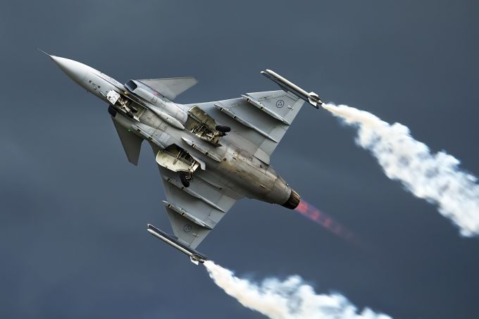 Українські пілоти випробували шведські винищувачі Gripen