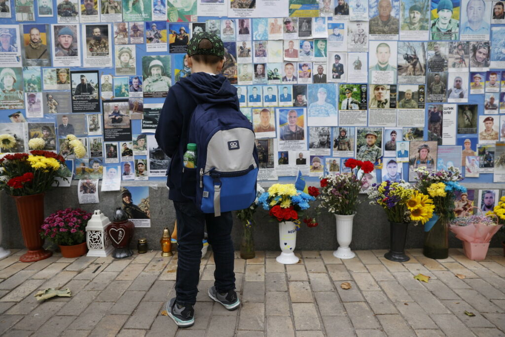 У Києві вшанували пам’ять загиблих захисників та захисниць У Києві вшанували пам’ять загиблих захисників та захисниць