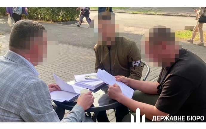 У Запоріжжі співробітник військкомату незаконно “мобілізував” автомобілів на 11 мільйонів – ДБР У Запоріжжі співробітник військкомату незаконно “мобілізував” автомобілів на 11 мільйонів – ДБР