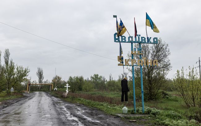 Російські війська масовано обстрілюють прифронтову Авдіївку з п’ятої ранку Російські війська масовано обстрілюють прифронтову Авдіївку з п’ятої ранку