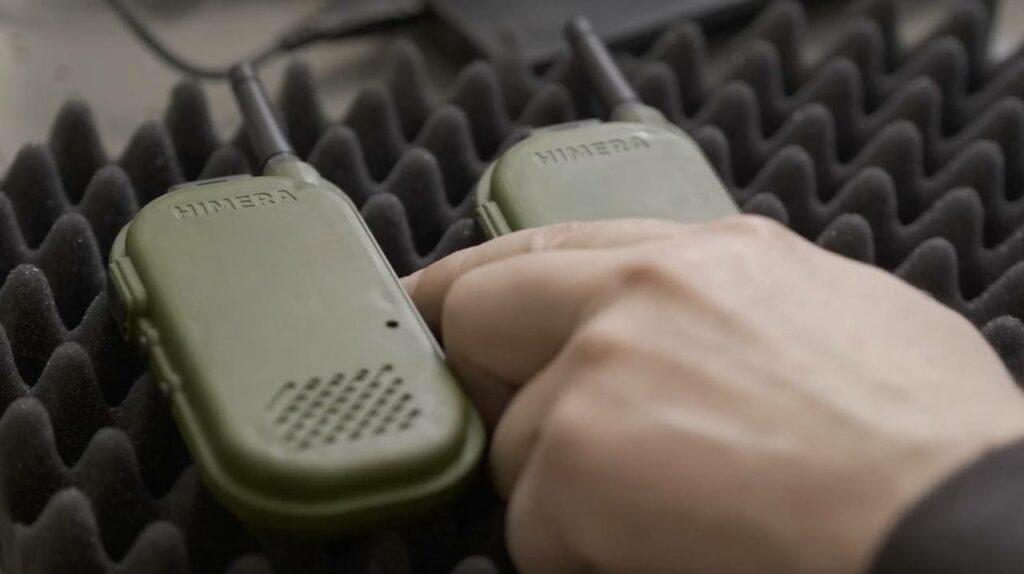 В Україні створили рацію Himera, яку не зможуть заглушити росіяни В Україні створили рацію Himera, яку не зможуть заглушити росіяни